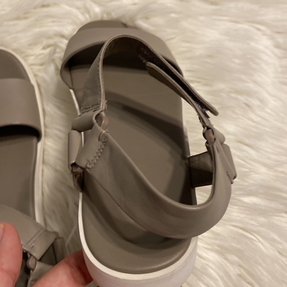 VINCE Sandals size 9 excellent condition color dark gray see all pictures - Picture 12 of 16